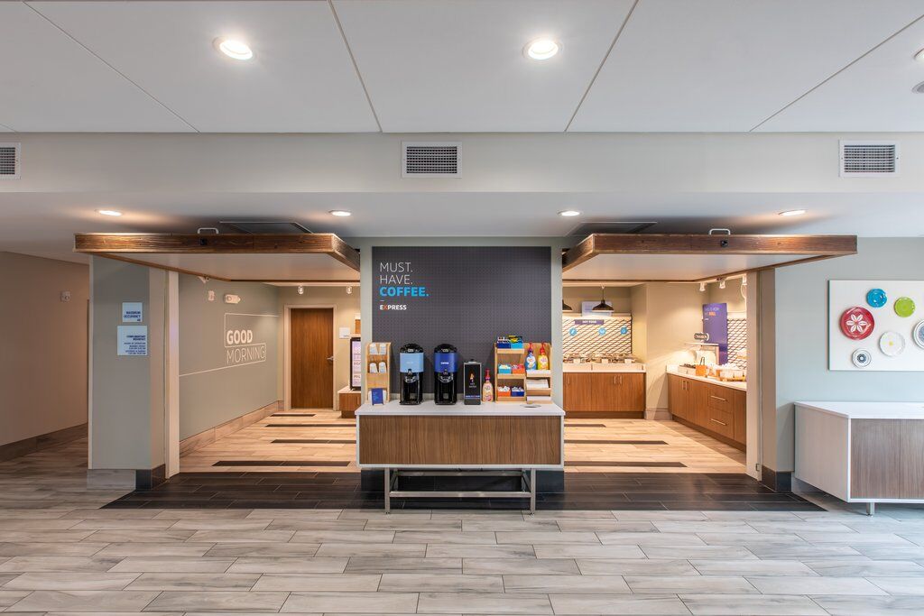 Holiday Inn Express & Suites Greenville S - Piedmont By Ihg Exterior photo