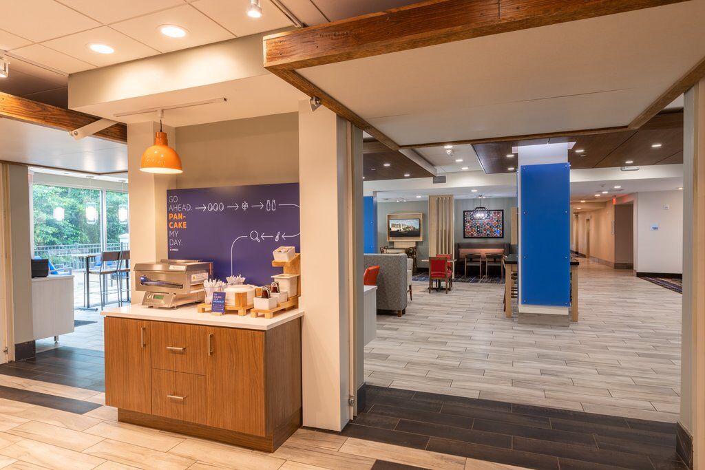 Holiday Inn Express & Suites Greenville S - Piedmont By Ihg Exterior photo
