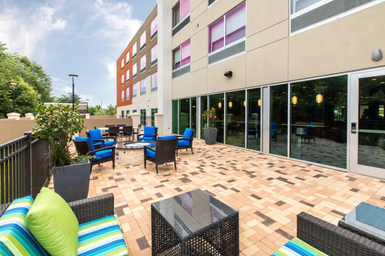 Holiday Inn Express & Suites Greenville S - Piedmont By Ihg Exterior photo